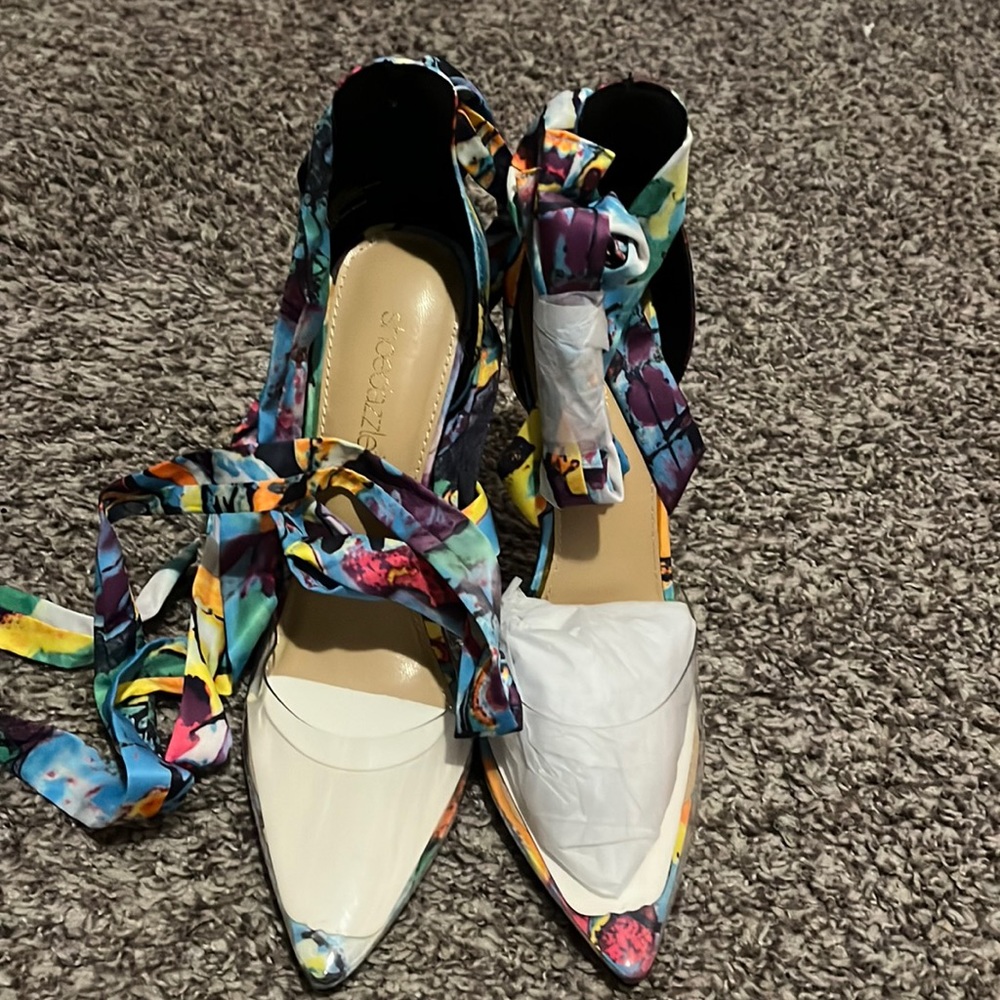 Helana Floral Pumps